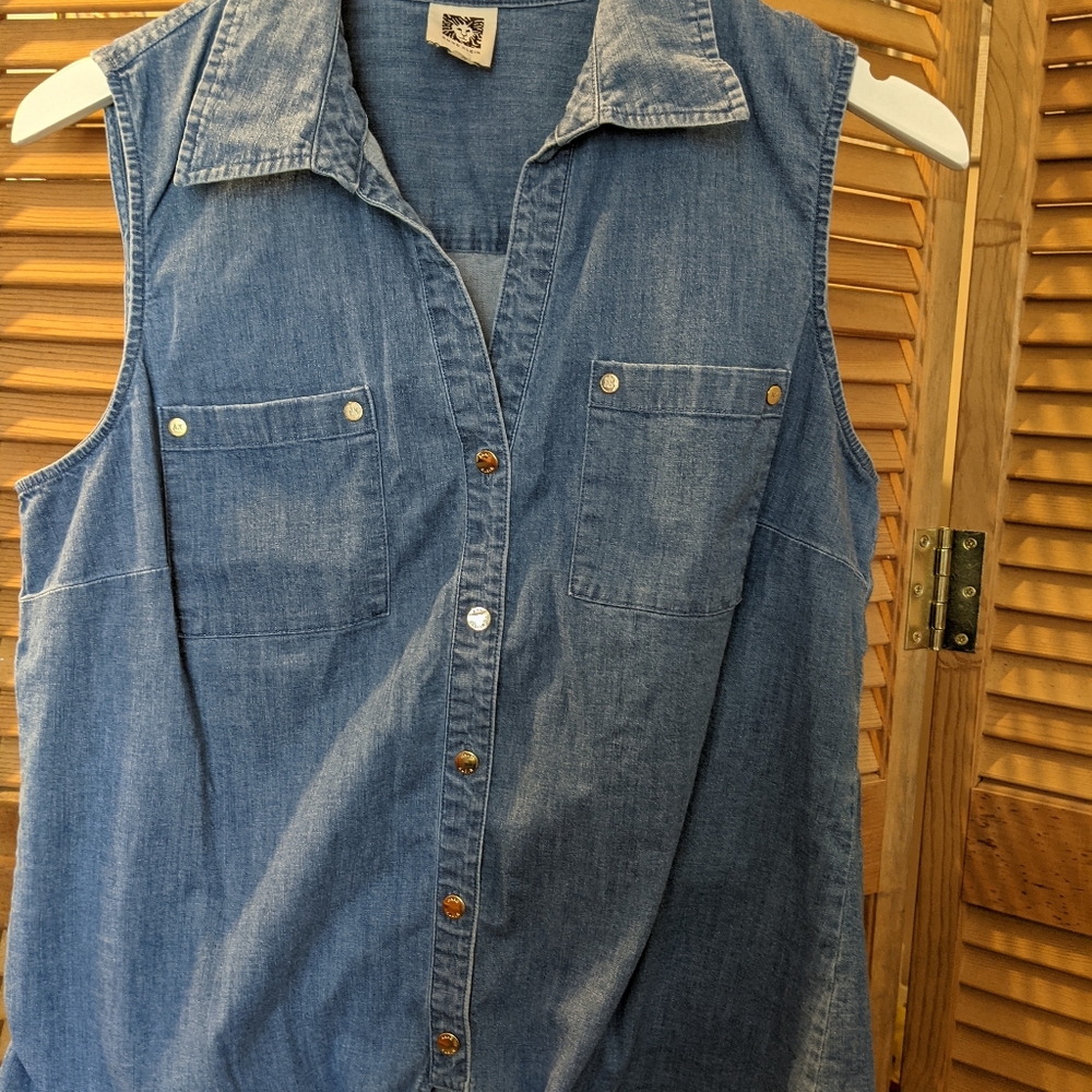 Anne Klein sleeveless chambray shirt